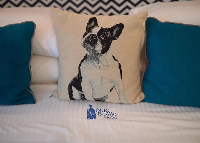 Blue Bottle Boutique Hotel *