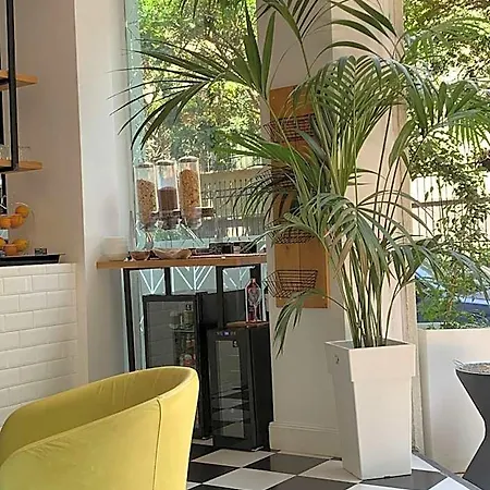 The Blue Bottle Apartament *